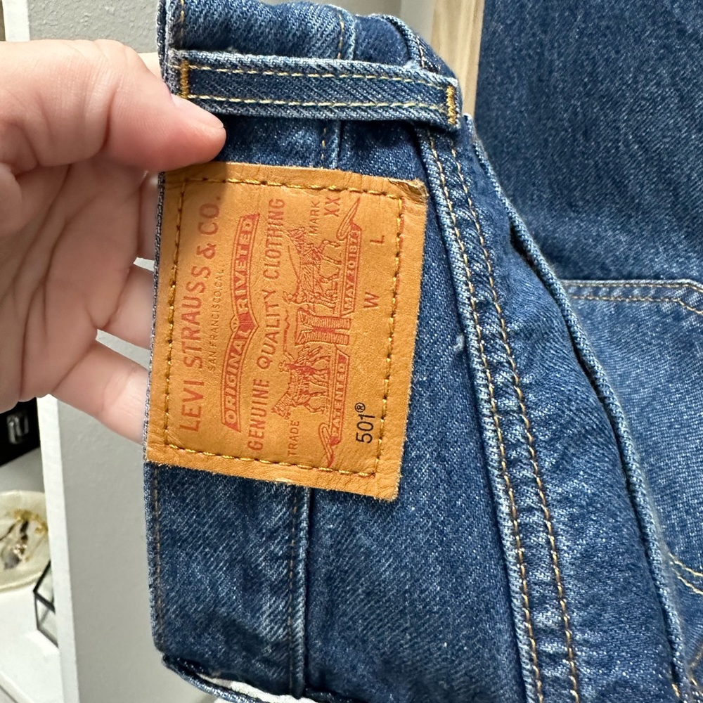LEVIS 501s - Picture 3 of 7
